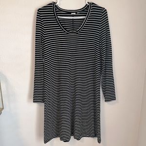 gap black striped dress